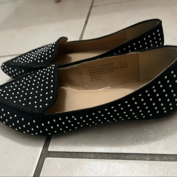 Womens 7.5 Studded Black & Silver Flats Time And Tru - Picture 2 of 4